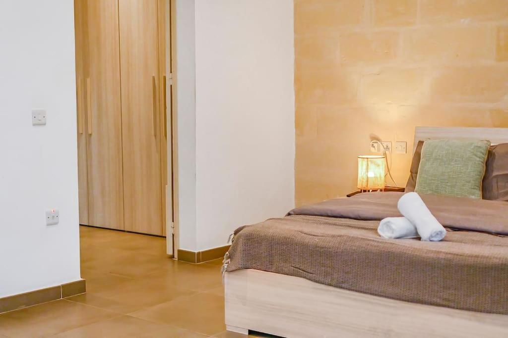 Sliema Unique 4 Bedroom Townhouse Off The Beach Dış mekan fotoğraf
